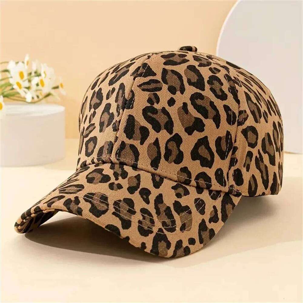 Trendy Unisex Leopard Print Baseball Cap, Stylish Round Top Hat for Outdoor Sun Protection Casual Lovers Ins Duckbill Cap Y260304