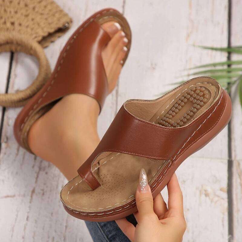 2025 Summer Round Shallow Mouth Sexy Comfortable Women's Flat Fashion Open Toe Non-Slip Thick-Soled Beach Slippers