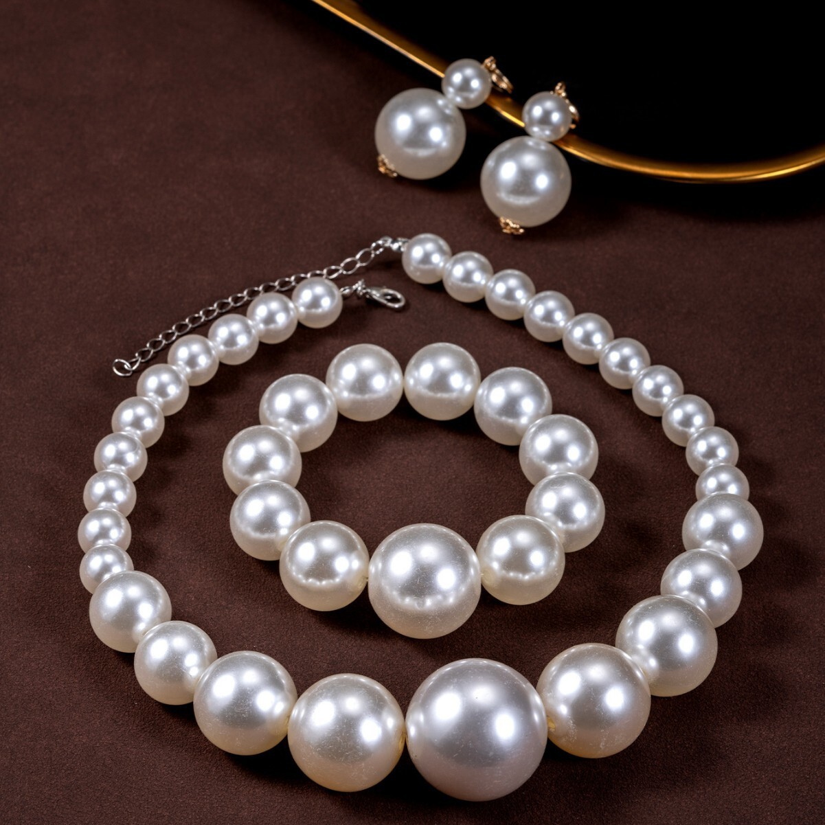 Light Luxury Retro Fashion Exquisite Jewelry Unique And Novel Four-Piece Set Niche Design Pearl Necklace Set Chain