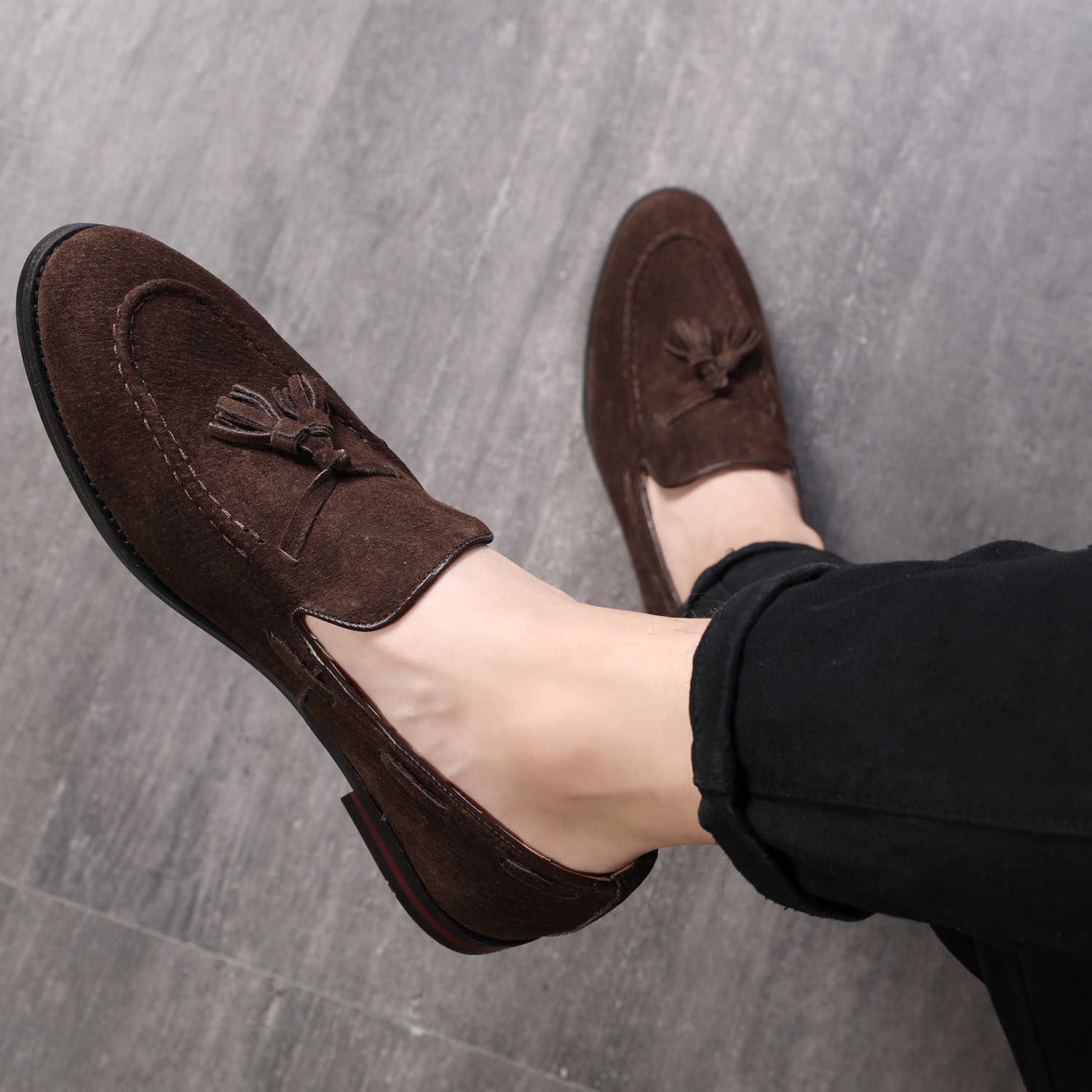 Tassel Loafers Shallow-mouthed Shoes Men Designer Dress Shoe Pointed Toes Casual Travel Party Wedding Shoes 181