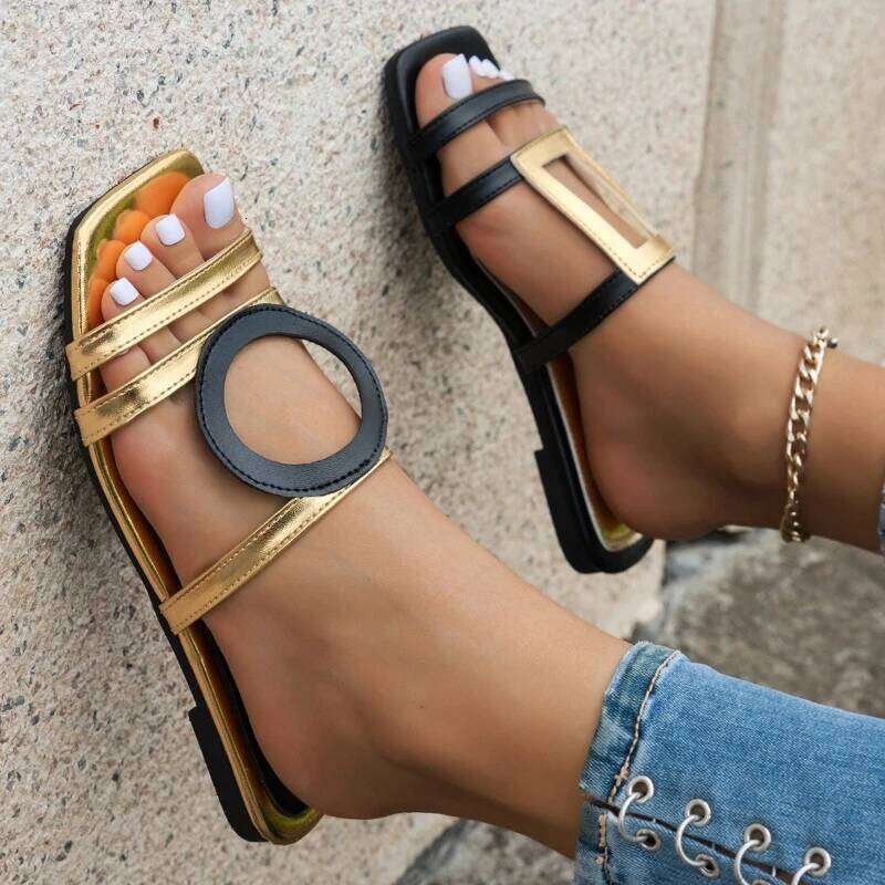 2026 Women's Summer New Fashionable Casual Slippers with Hollow out Color blocked Design Hot Selling Sandals