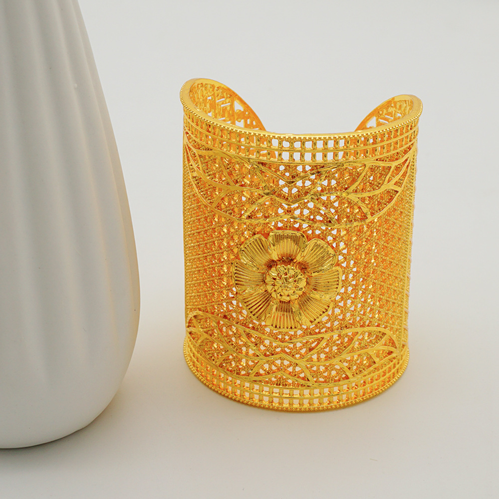 Dubai Golden Womens Bow Bracelet Gold Plated Indian African Hard Bracelet Charming Wedding Ethiopian Arabic Handicrafts 240710