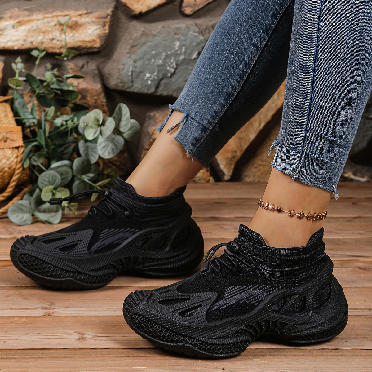 Women Outdoor Walking Slip On Breathable Sports Shoes Non Slip Sock Shoes Mujer Fashion Chunky Platform Sneakers for Summer new running shock-absorbin