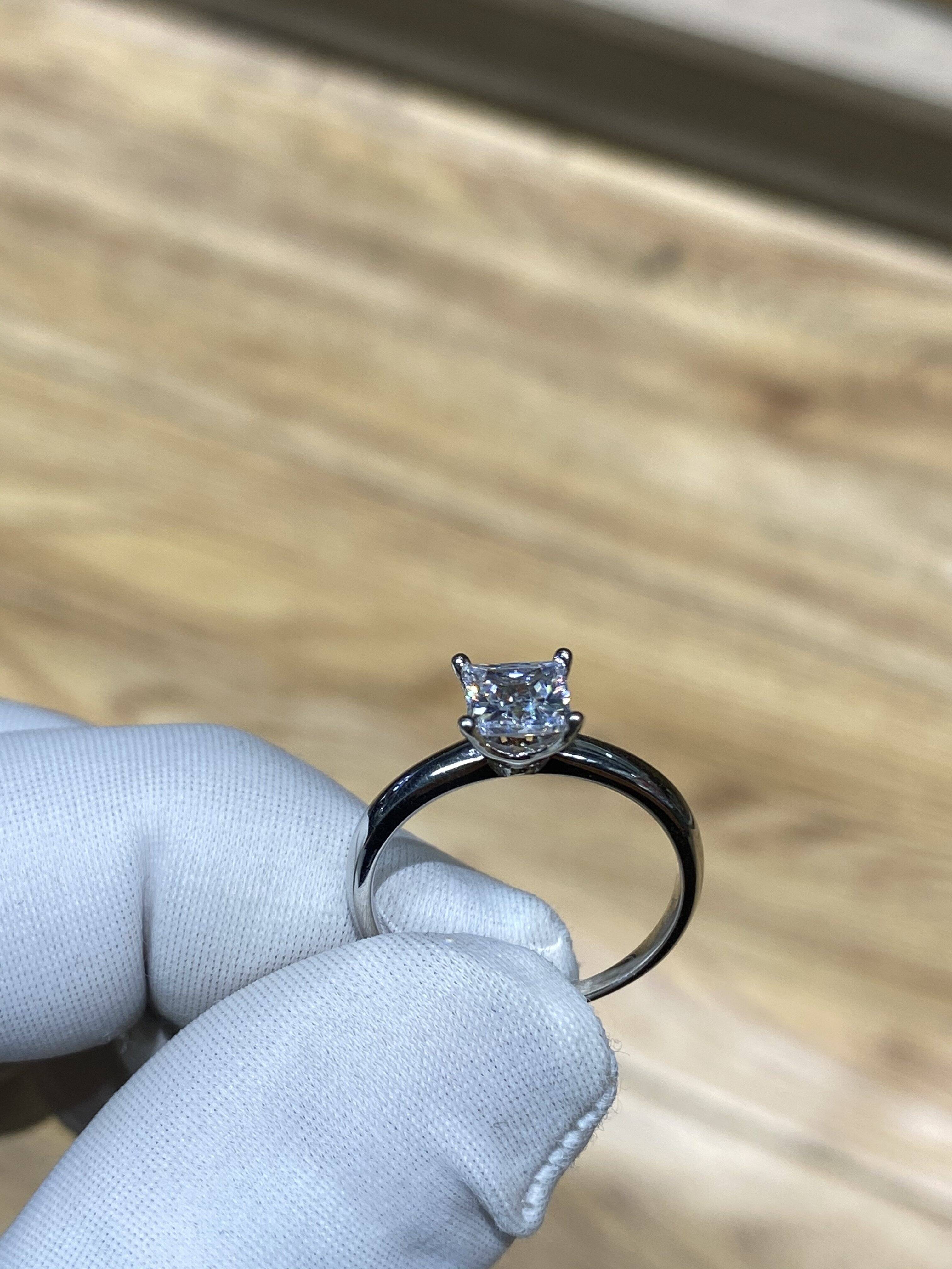 18K Gold Princess Square Lab Grown Diamond Ring Four-claw Setting High-end Elegant Fashion Luxury