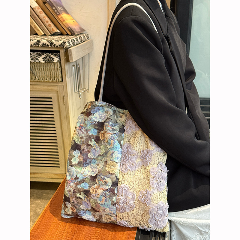 2026 Song Qian's Vintage Oil Painting Lace Canvas Bag New Model Luxury Handbag Large-capacity Shoulder Tote Bag Commuter Underarm Bag