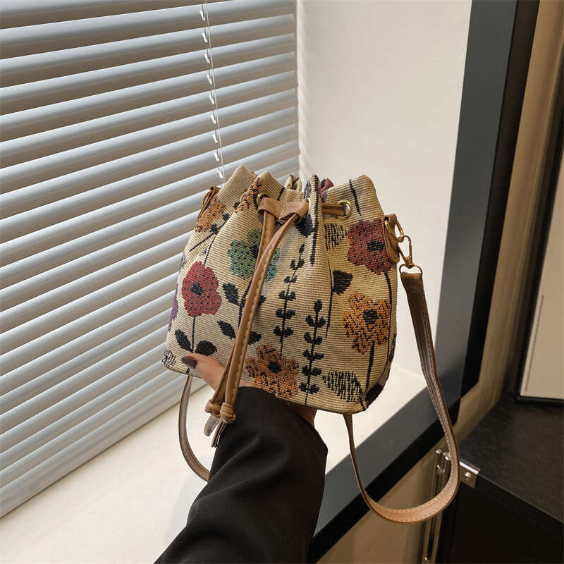 Tote New Chinese Style Fabric Ethnic Inspired Cotton Linen Shoulder And Crossbody Trendy New Drawstring Bucket Bag Niche Women S Bag