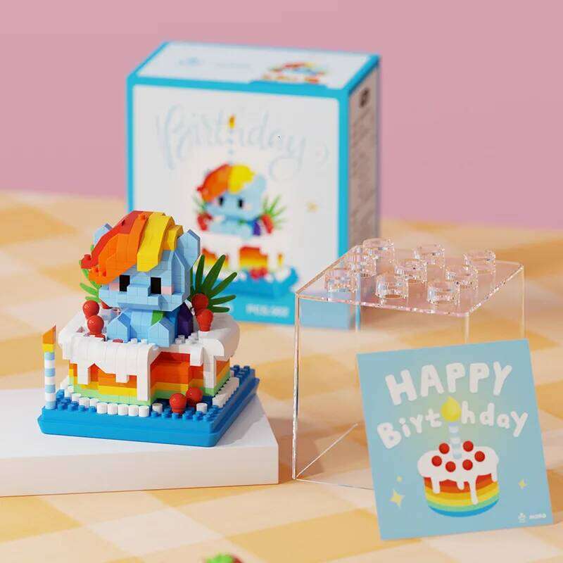 Fun particles assembled building blocks toys cute strawberry cake small ornaments birthday surprise gift Z260306