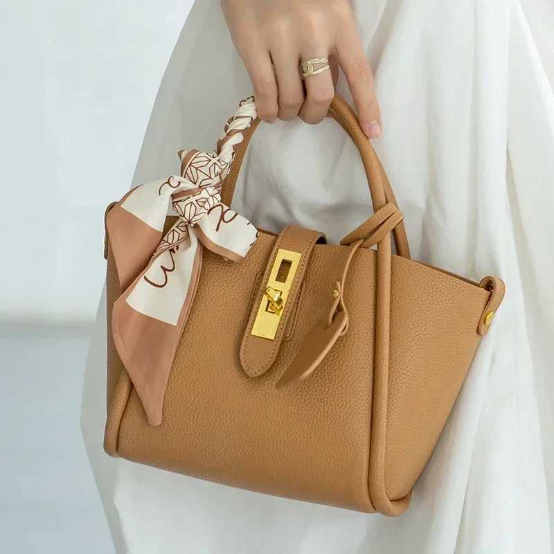 Womens Natural Cow Genuine Leather Shoulder Bag Female High Quality Designer Handbags Ladies Fashion Tote Crossbody Bags H260306
