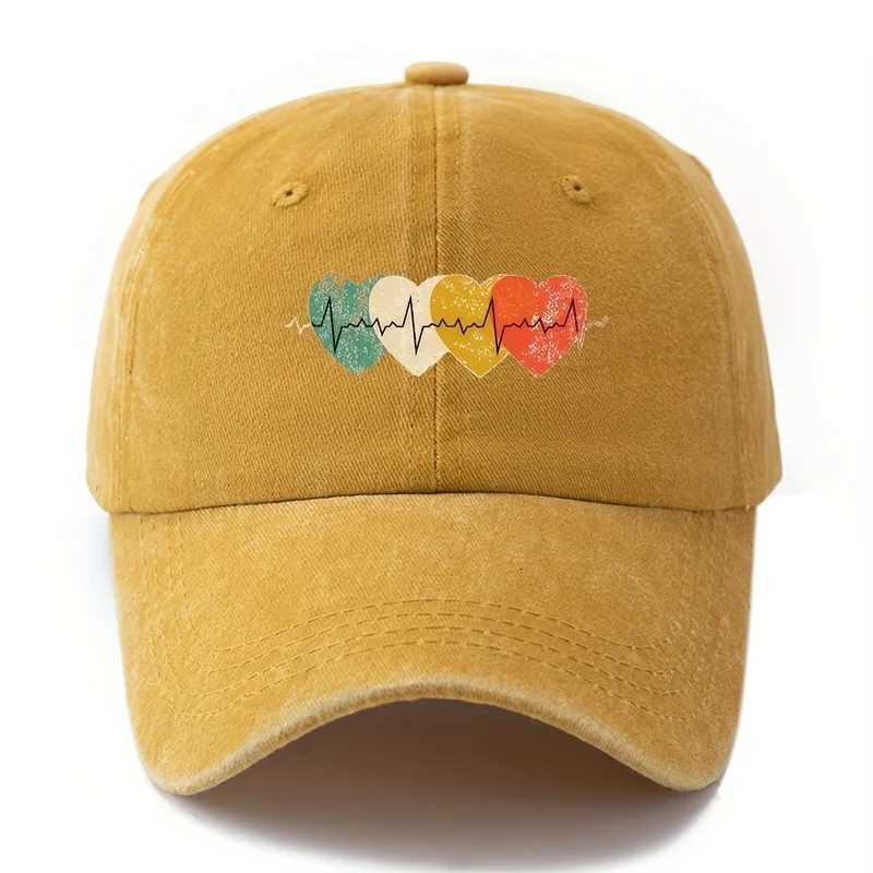 Bright heart-shaped printed baseball cap with retro style suitable for both men and women outdoor leisure travel hat S260306