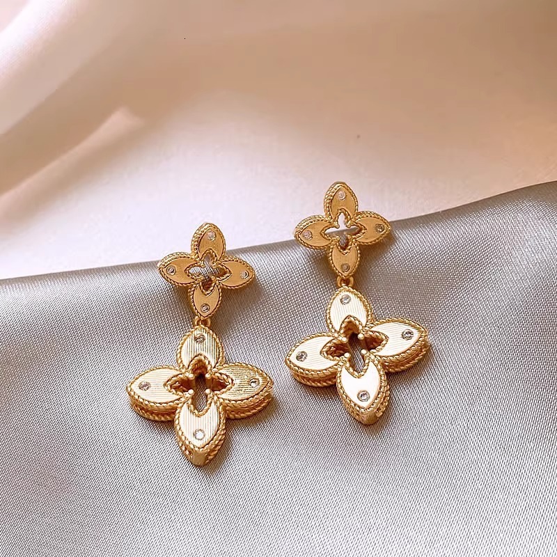 Luxury Brand Designer Jewelry Gold Four-Leaf Flower Earrings For Women, 2025 New Popular Model, High-End Light Luxury Earrings, Exquisite And Elegant 