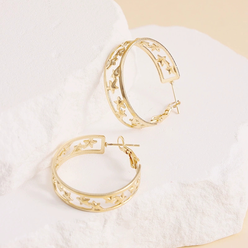 Sophisticated Astral-Inspired Ear Jewelry: Trendy Star Studs