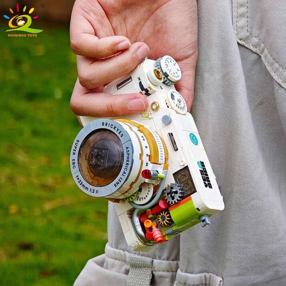 HUIQIBAO Simulation Retro Camera Model Micro Building Blocks Mini Bricks Assemble Children Toys Desk Home Decoration Kids Gift Z260306