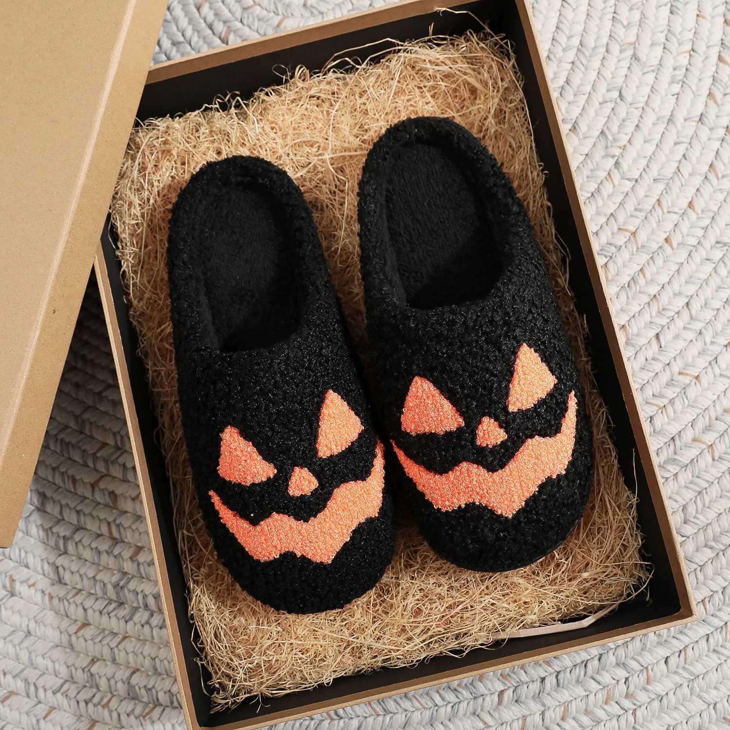 New Halloween Cartoon Pumpkin Home Slippers for Girl Winter Soft Plush Warm Slippers Woman Indoor Non-Slip Cotton Shoes S260305