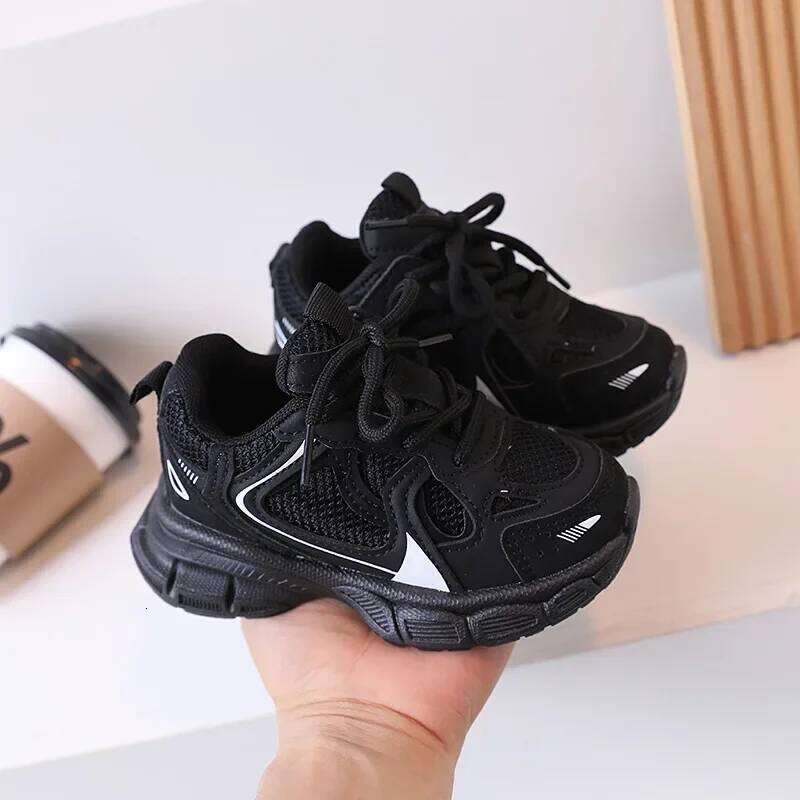 Kids Casual Running with Thick Soles Boys Girls Fashion Versatile Sports Shoes 2024 New Children Mesh Breathable Sneakers 26Y0304