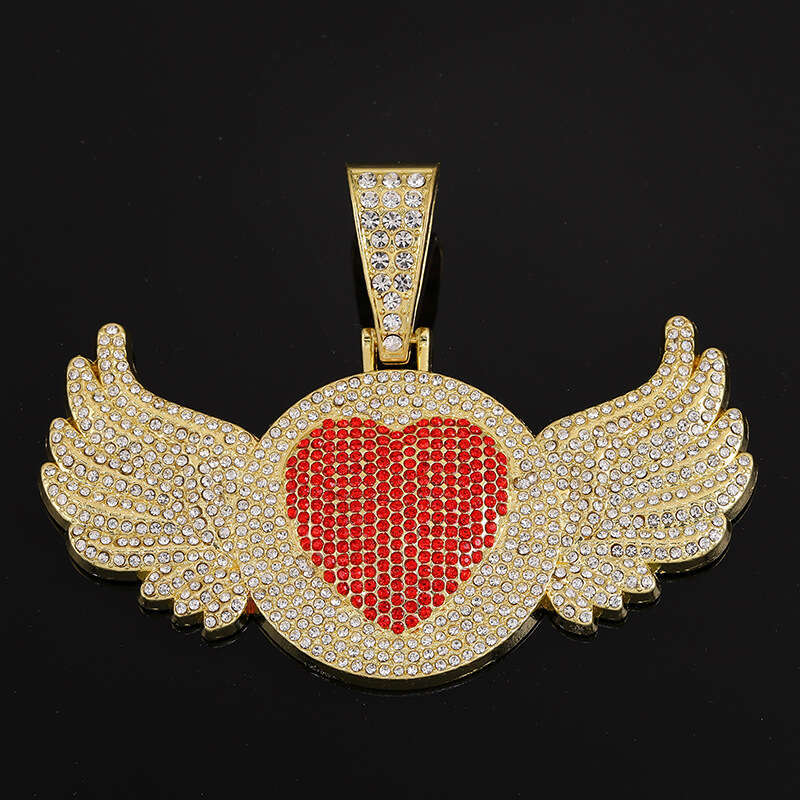 Amazon's best-selling winged diamond pendant, multi-color heart full of diamonds, high-quality electroplated hip-hop Cuban necklace for men and w