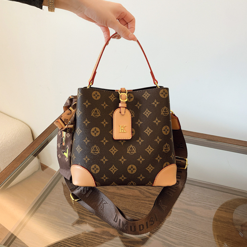 LUYIMAIDIER 2026 Hot Printed Versatile Fashion Designer Tote Bag Large Capacity Casual Retro Women's Shoulder Bag