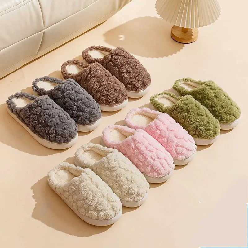 2025 New Style Stepping Comfort Cotton Slippers for Women and Men Non-Slip Warm Indoor Plush Cotton Slippers for Winter S260305