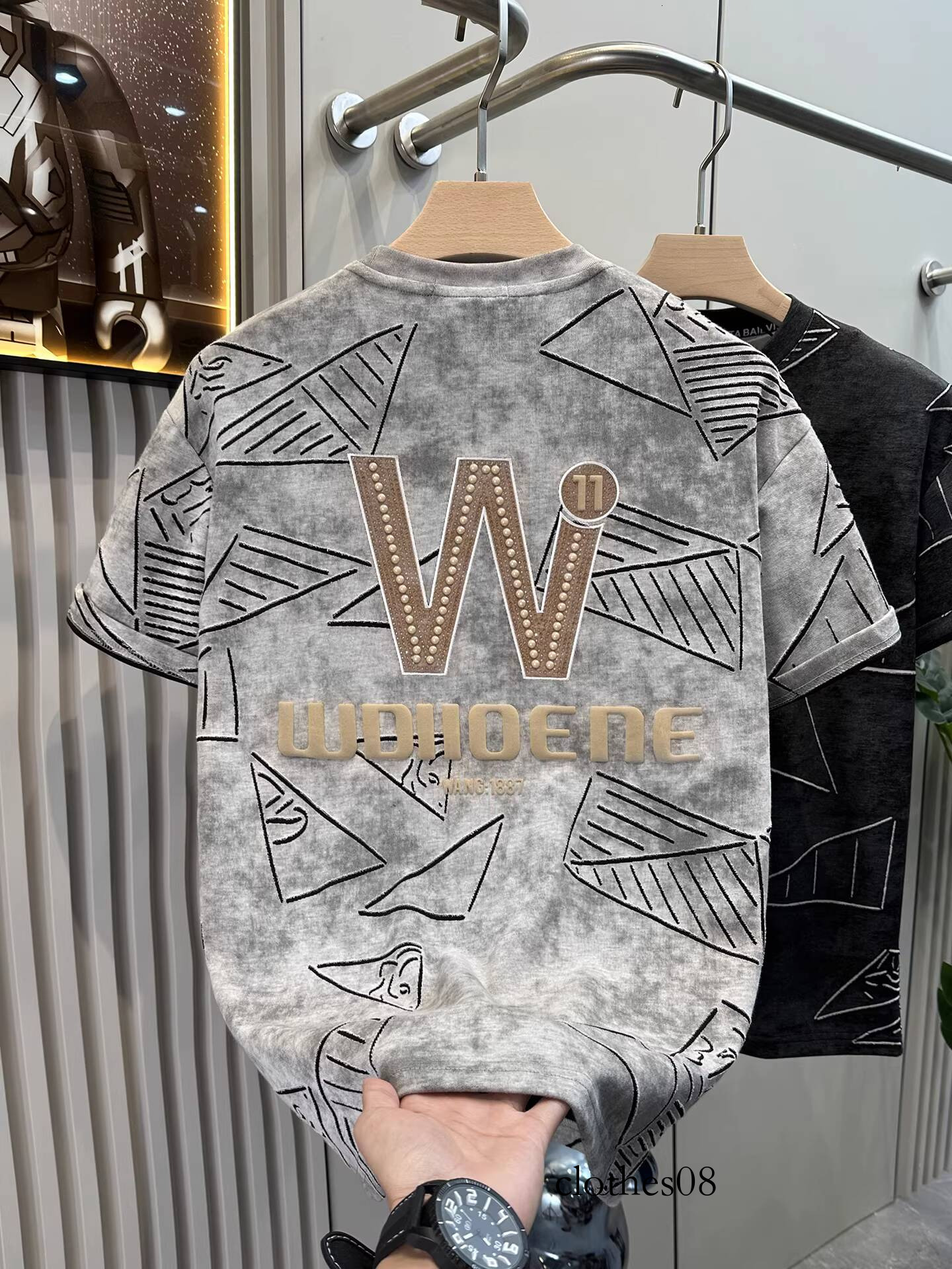 European-style heavy-duty design with rhinestone embellishments and distressed details, men's short-sleeve t-shirt, 2025 new summer trendy Americ