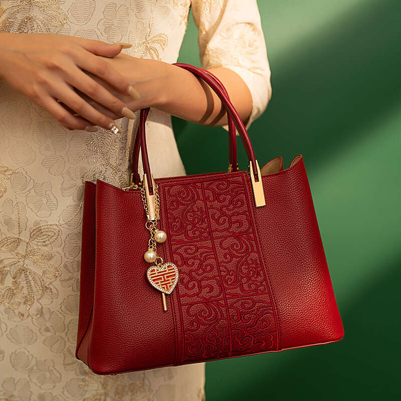 Tote National Style Embroidered Red Large Capacity Handbag Bride Wedding Gift For Middle Aged Women Mom Cheongsam Bag