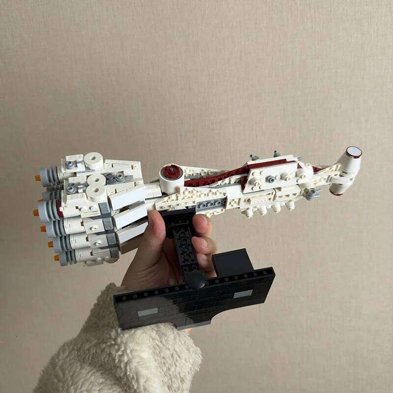 654PCS Starship Tantive IV Building Blocks Spaceship Assemble Bricks Education Toy Gift For Children Boy Adult Z260305