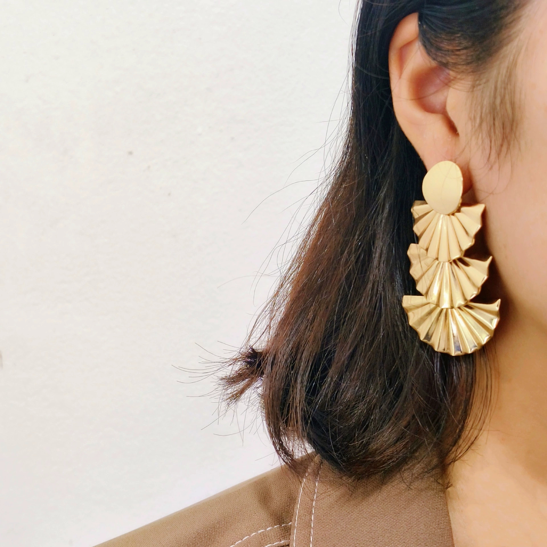 Elegant Multi-Layer Fan-Cut Metal Earing Accessory - Perfect Statement Piece