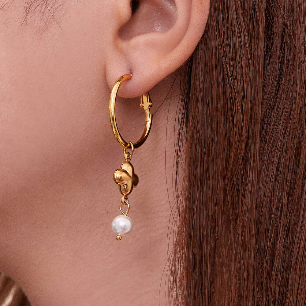 INS Style Stainless Steel 18K Gold Plated Hoop Fashionable Vintage Shell Bead Tassel Earrings Women's Accessories
