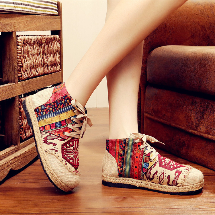 2026 Cross border new Spring and Autumn embroidered shoes, ethnic style short cloth boots, women's linen Hanfu shoes, Thai square cotton and line