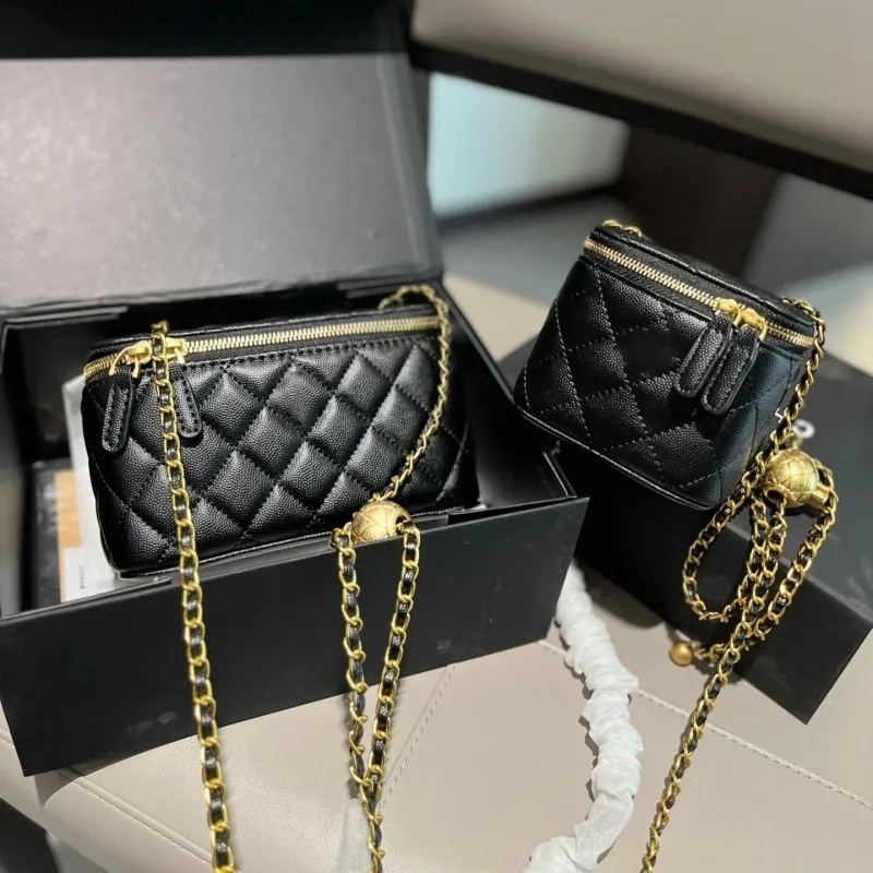 Designer Makeup Box, Women's Leather Handbag, Shoulder Bag, Mini cc vanity bag , Wallet, Toiletries Bag, Storage for Cosmetics, Beautiful Makeup Box, Luxury Chain bag