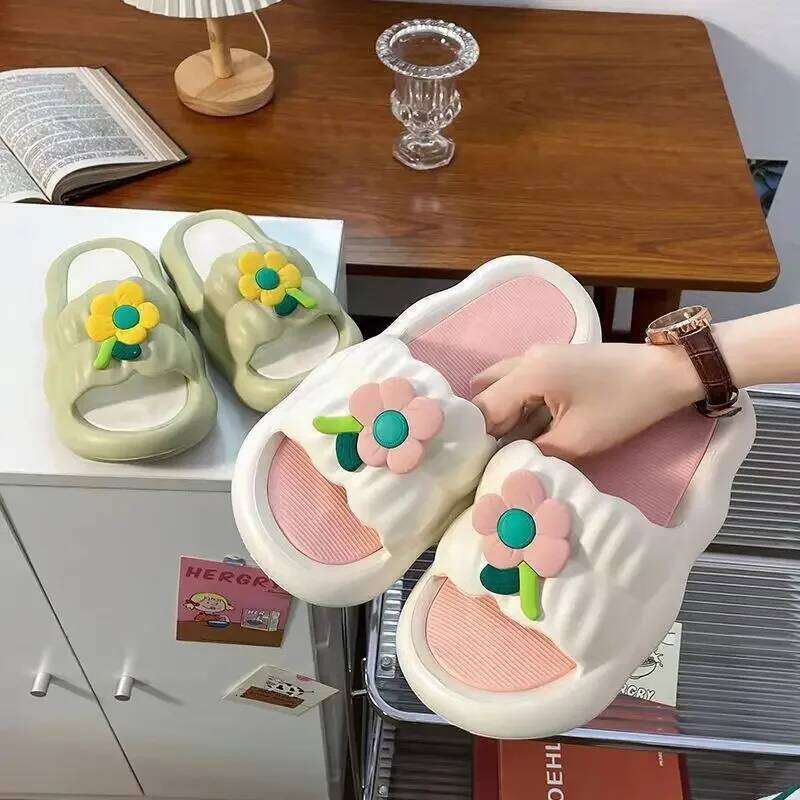 Summer House Lady Cloud Women Indoor & Outdoor Pillow Slippers Non Slip Quick Drying Shower Slides EVA Sandals