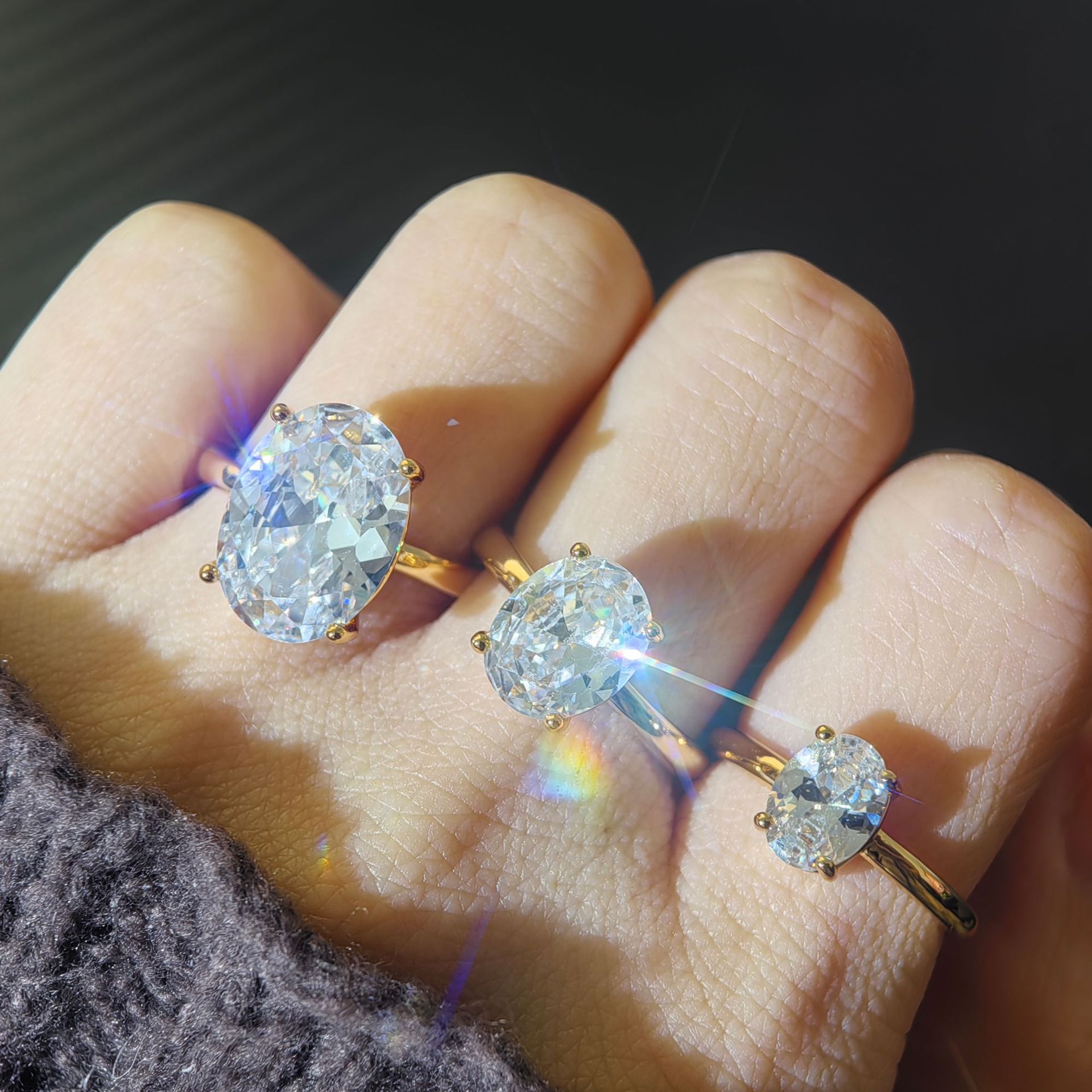 2026 Ins Top Sell Solitaire Wedding Ring Simple Fashion Jewelry 18K Gold Fill Large Oval Cut 5A Zircon CZ Diamond Elegant Party 8CT Women Bride Ring L