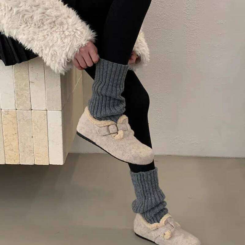 2025 Winter New Women's Fashion Retro Flat Soft Bottom Anti slip Wear resistant Casual Shoes