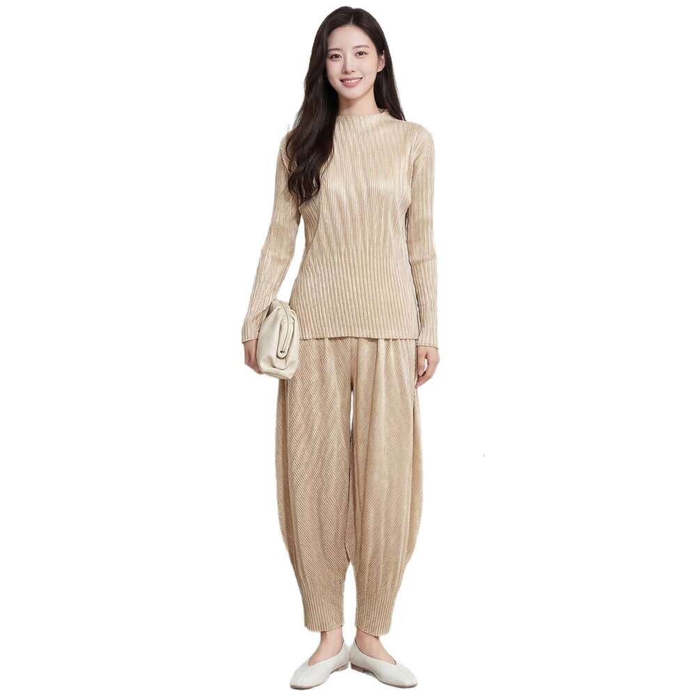 Designer Miyake-style pleated jogger for women, new spring and autumn collection, half-high collar long-sleeve top, versatile harem pants two-piece se