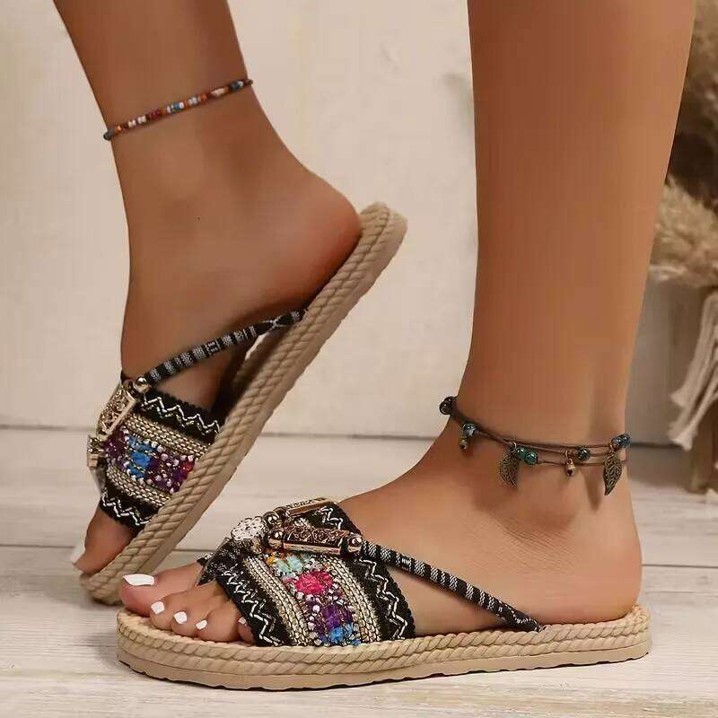 2026 Summer New Flat Women's Fashion Casual Shoes Outdoor Wear resistant Lightweight Sandals