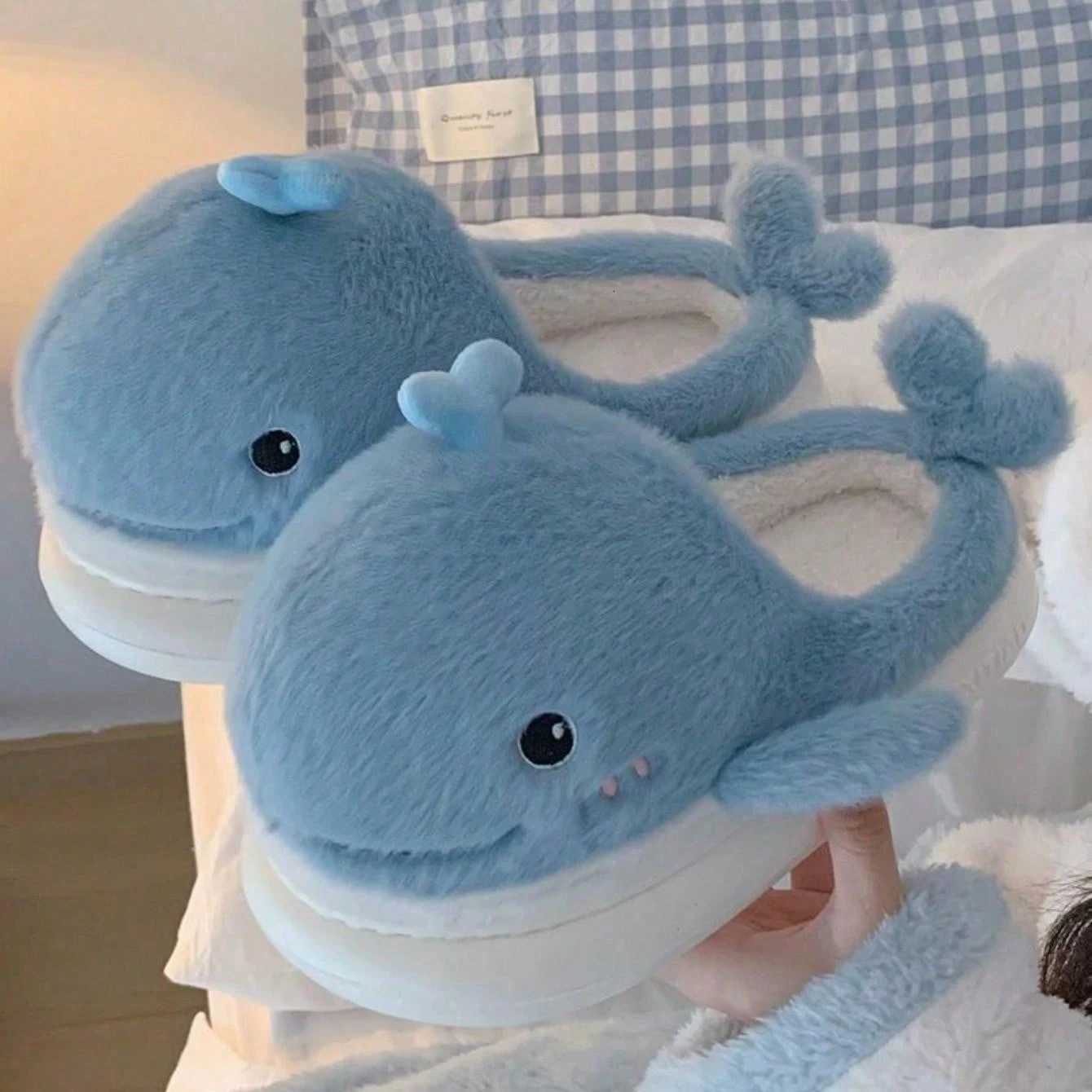 Cute Whales Winter New Women Slipper Soft Heel Platform Fur Warm Indoor Comfortable Home Fluffy Home Slippers S260305