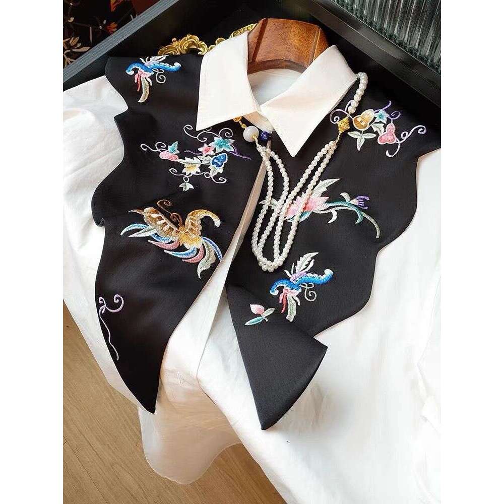 Retro Design Heavy Embroidery Chinese Style Trendy Shawl Satin Embroidered Layered Versatile Accessory Cloud Shoulder Fake Collar For Women