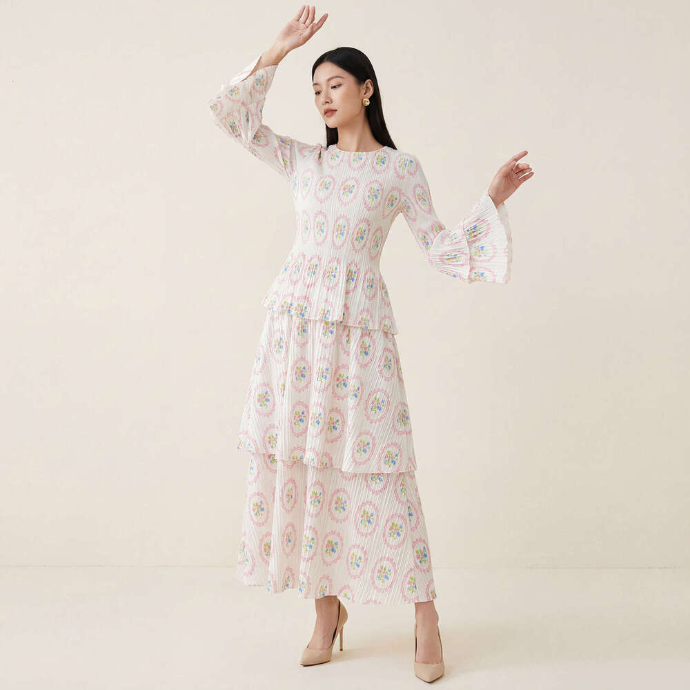 Miyake-style Designer pleated cake skirt, new geometric print bell-sleeve dress, loose-fitting, slimming, elegant, suitable for commuting, long dress