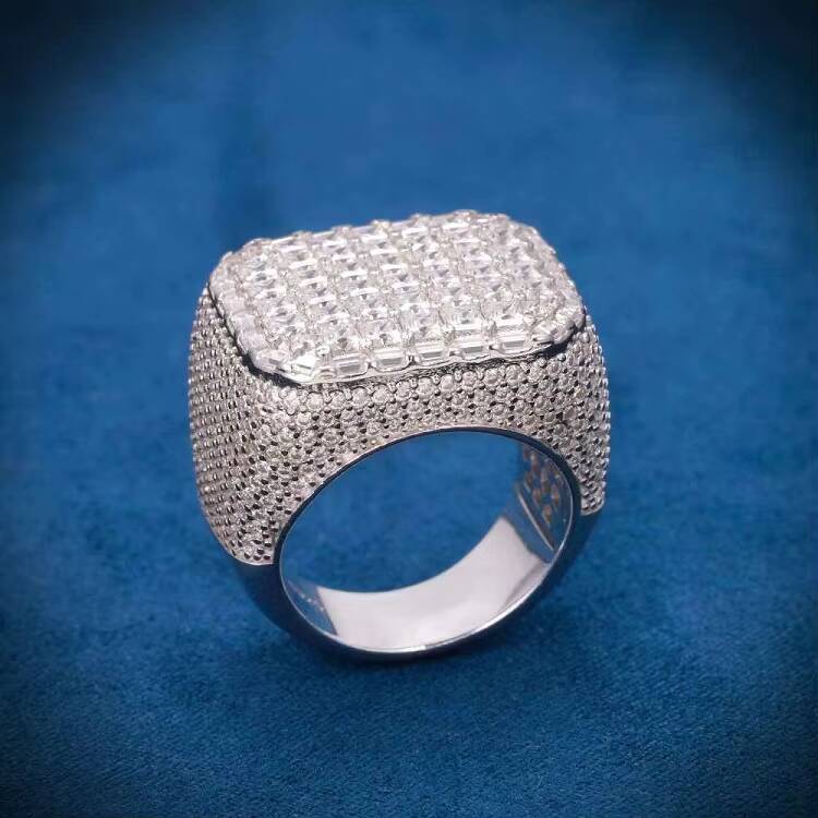 Luxury Hip Hop Custom Moissanite Mens Ring Iced Out Round Brilliant Cut 925 Silver Gold Plated Wedding Band Designer Jewelry