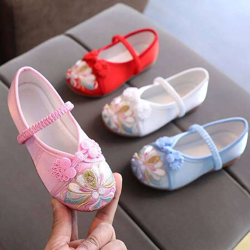 2023New Embroidery Kids for Flat Heel Chinese Style Ballets Flats Spring Autumn Loafers Girls Shoes CSH1434 26H0306
