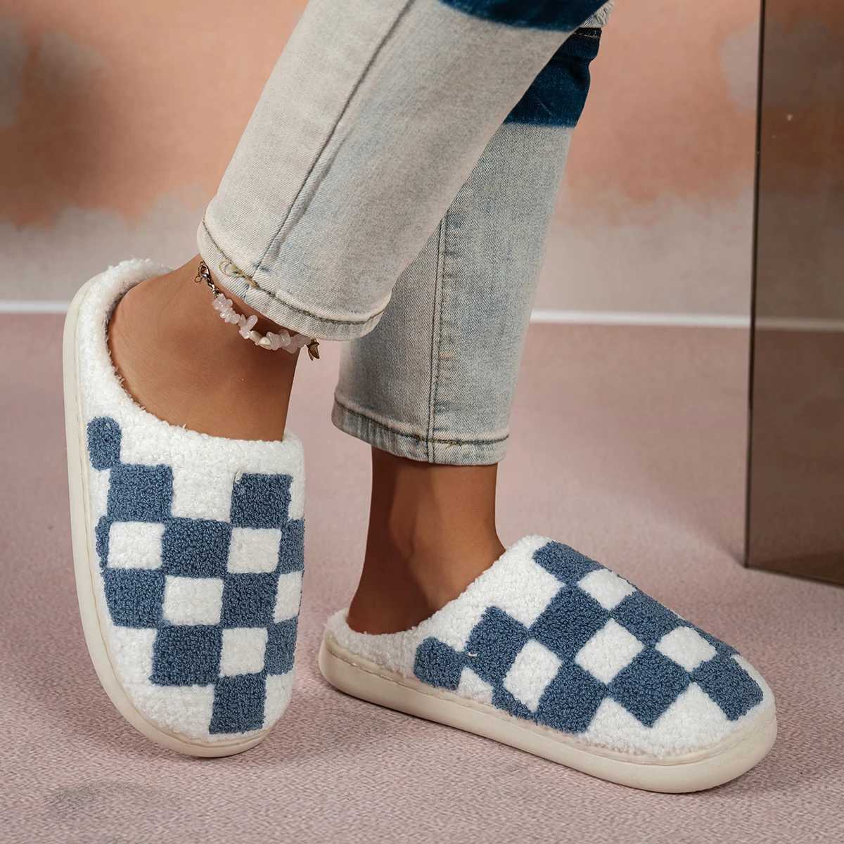 Comfy Leisur Checker Womens Fashion Slippers Winter Indoor Warm Plush Bedroom Anti-slip Soft Sole Classic Couple Home Shoes Men S260305