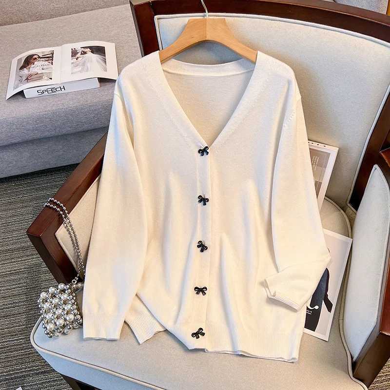 170Kg Plus Size Womens Bust 160 Spring Autumn Loose V-Neck Cardigan Bow Sweater Knitted Jacket Black White 5XL 6XL 7XL 8XL 9XL M260306