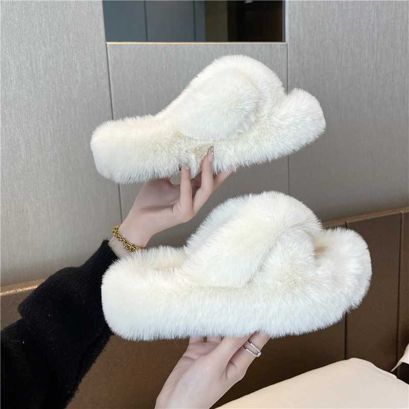 Fluffy Slippers for Women Outdoor Wear Spring and Summer Ins Style Home Cross Thick Sole Height Increasing Petite Autumn and Winter Cotton Slippers S2