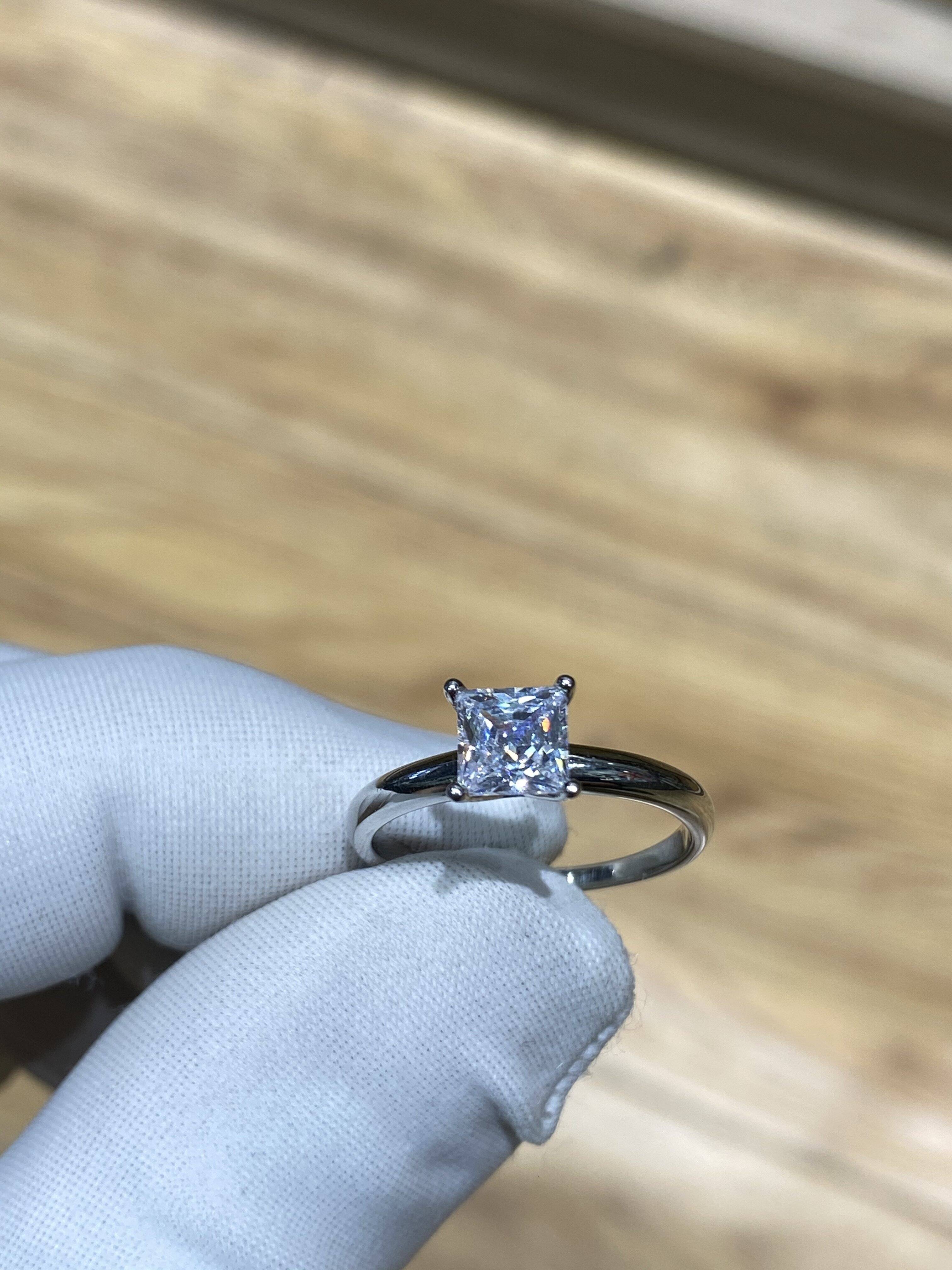 18K Gold Princess Square Lab Grown Diamond Ring Four-claw Setting High-end Elegant Fashion Luxury