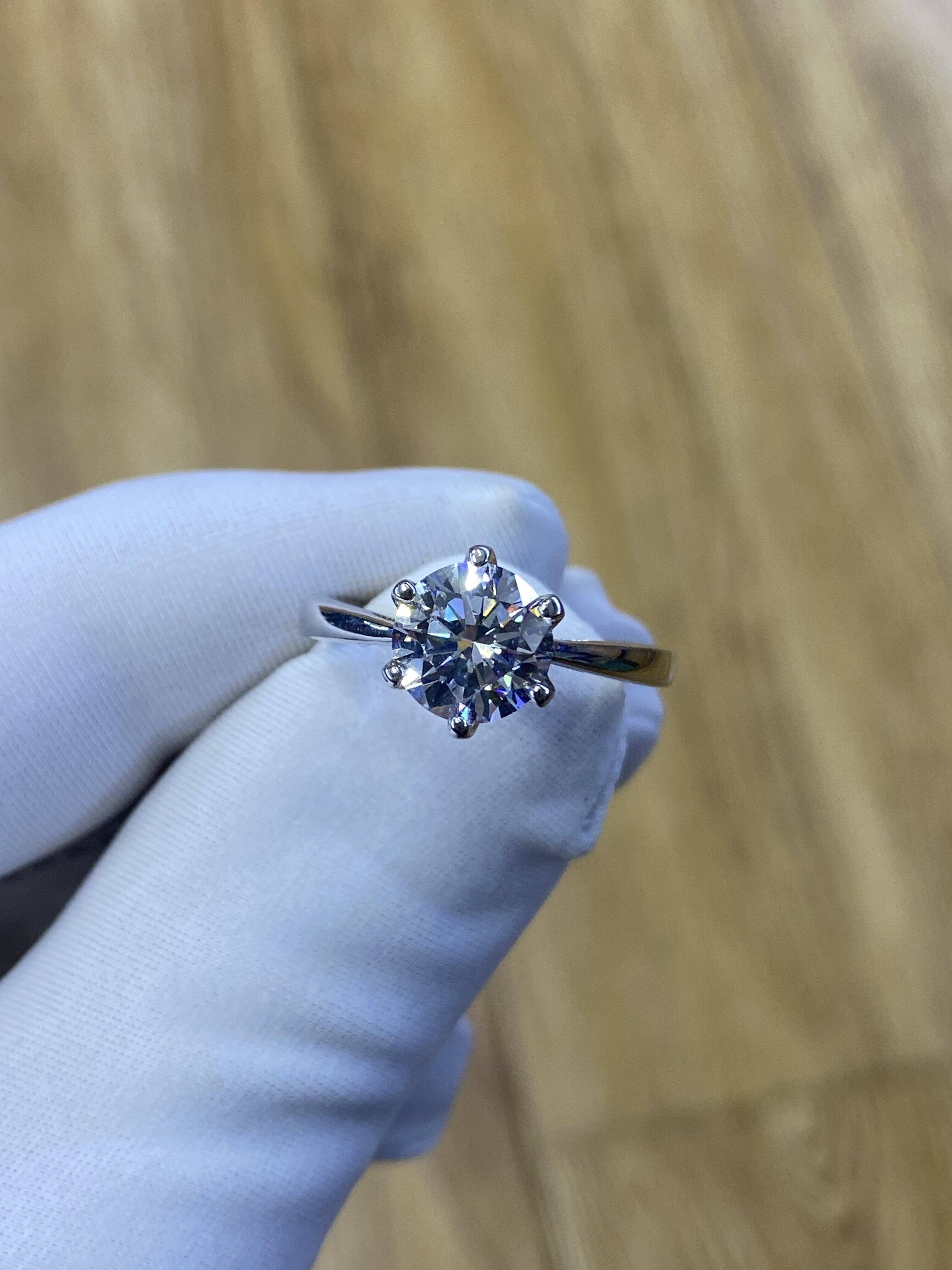 New 18K Solid Gold Round Cultivated Diamond Six-Prong Setting Womens Simple Luxury Ring Gift for Girlfriends Birthday
