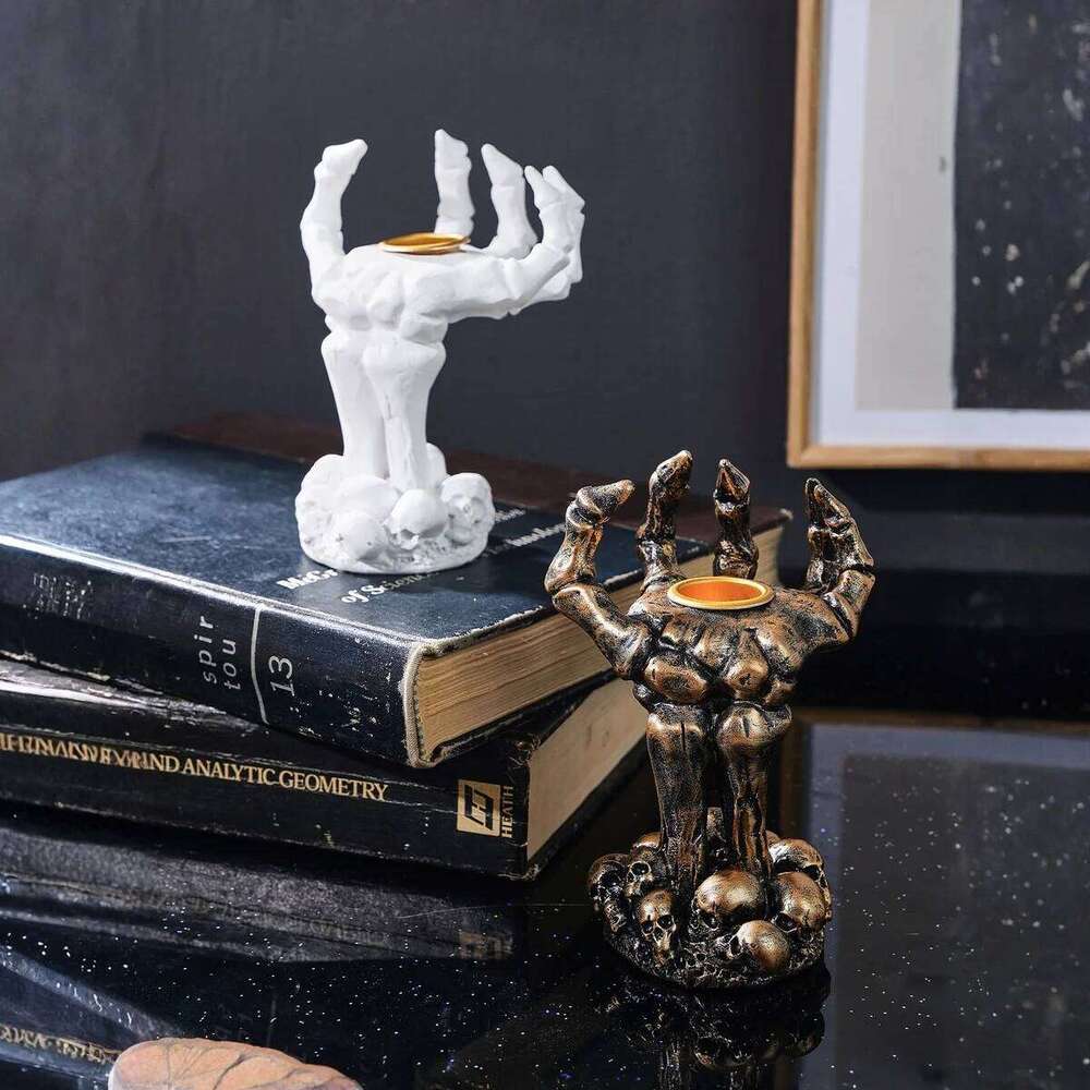 1PC,Halloween party,Halloween resin material retro skull hand decorated candlestick XJ260305
