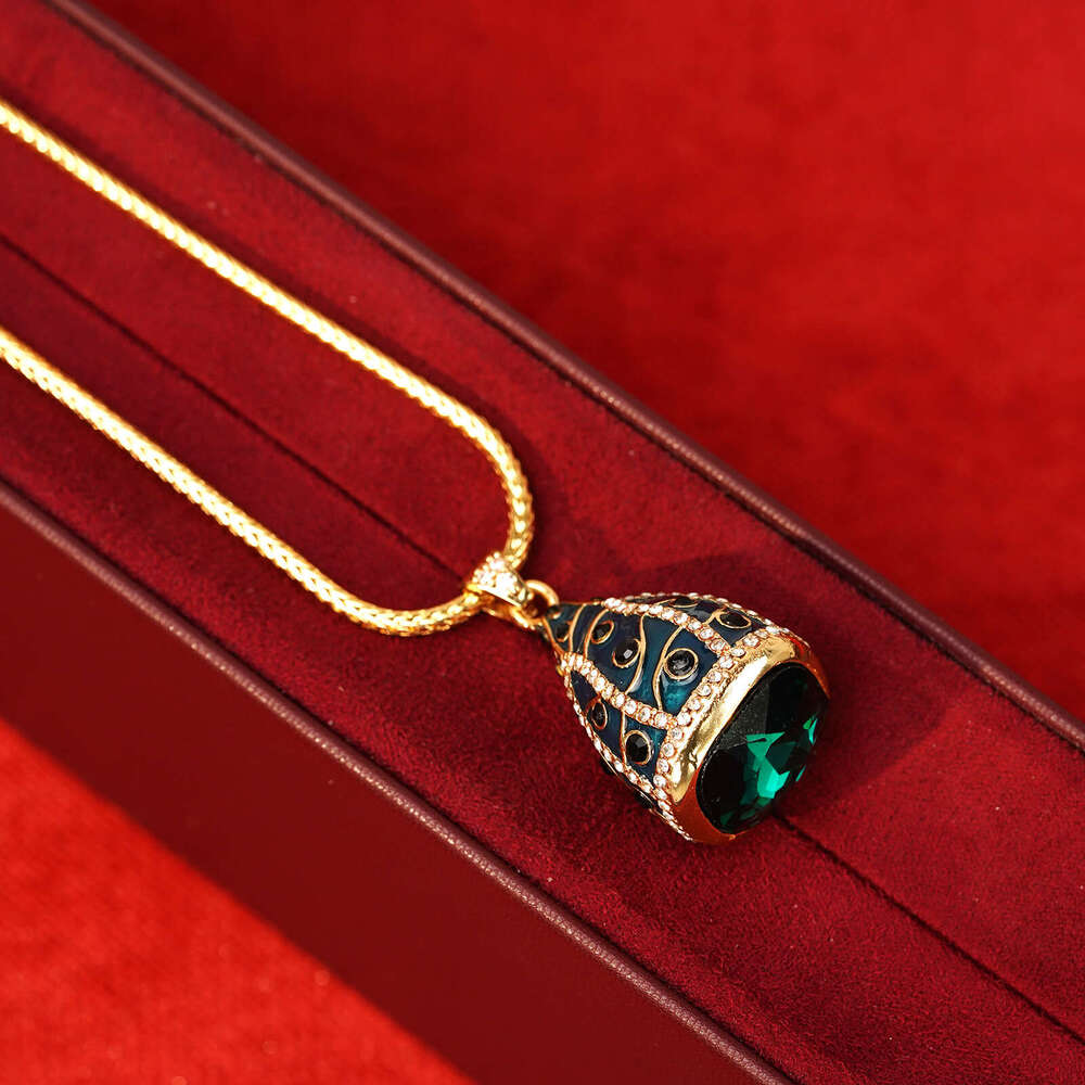 Vintage Light Luxury High-End Micro-Inlaid Zircon Pendant Titanium Steel Necklace Women Elegant Neck Jewelry Collarbone Chain High-Quality