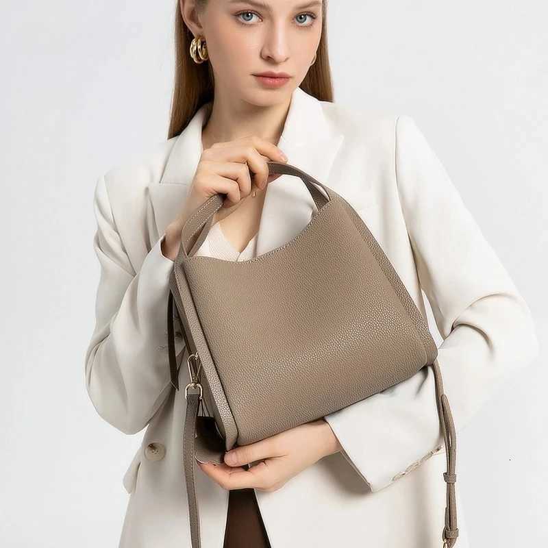 Women Cow Genuine Leather Shoulder Bag Female Fashion Cowhide Designer Handbags Lady Commuting Large Capacity Bucket Bags H260306