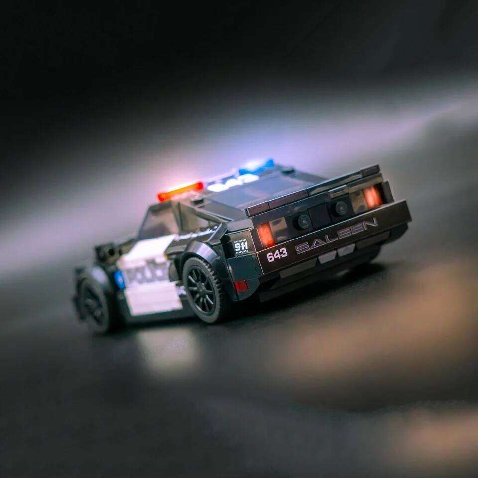 399PCS MOC DIY Saleen S281 Barricade Display Board and Partner Building Block City Vehicles Toy Brick Children's Birthday Gift Z260306