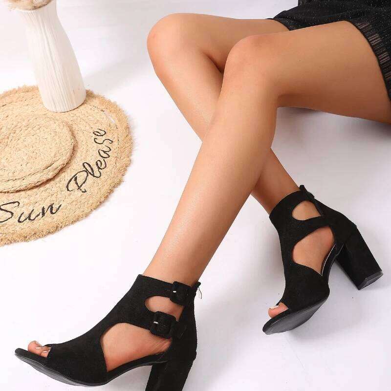 2025 Spring/Summer New Women's Fashion Simple High Heel with Hollow Design Comfortable Non slip Sandals