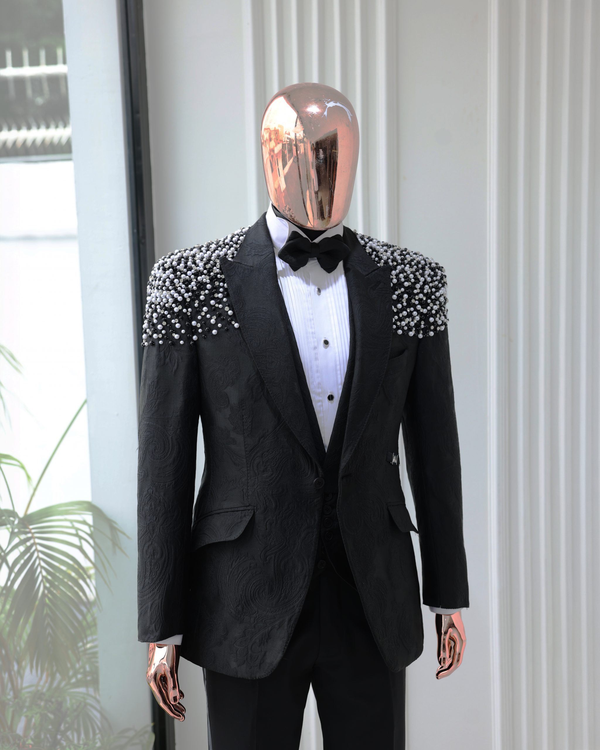 Elegant Men Suits Pearls Beading Peaked Lapel Jacquard Blazer 2 Pieces Tailor-Made Jacket Rhinestone One Button Groom Customized Coat Pants Plus Size