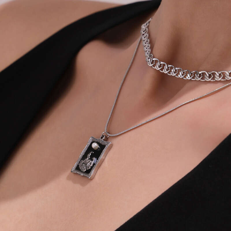 Women's Vintage Necklace: Stainless Steel Pendant Necklace, Double-layered Collarbone Chain 18k Gold Plated Fashionable Unique Versatile Unisex D - view 7